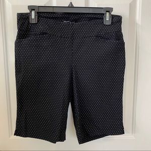 Knee-length stretch shorts